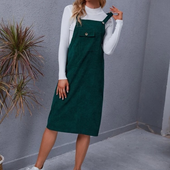 Green overall dress - Picture 1 of 4